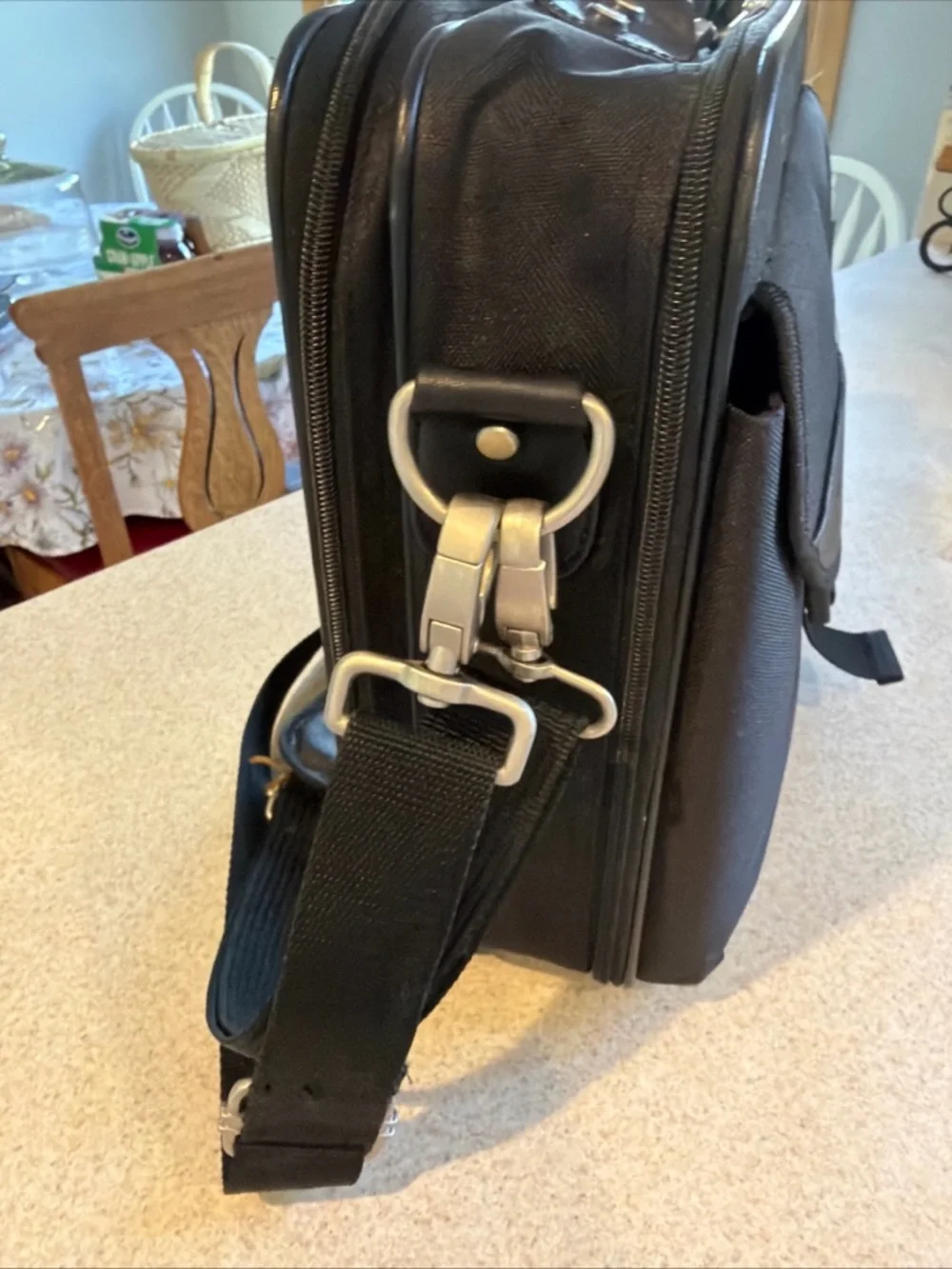Samsonite Black briefcase Laptop Bag with adjustable shoulder straps canvas